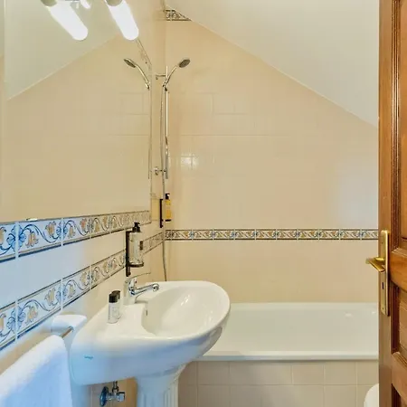 Casal Assis Villa